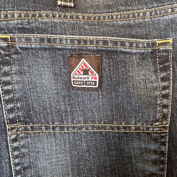 Men’s Bulwark Protection flame resistant straight leg jeans size 48 x 32 - Picture 2 of 6